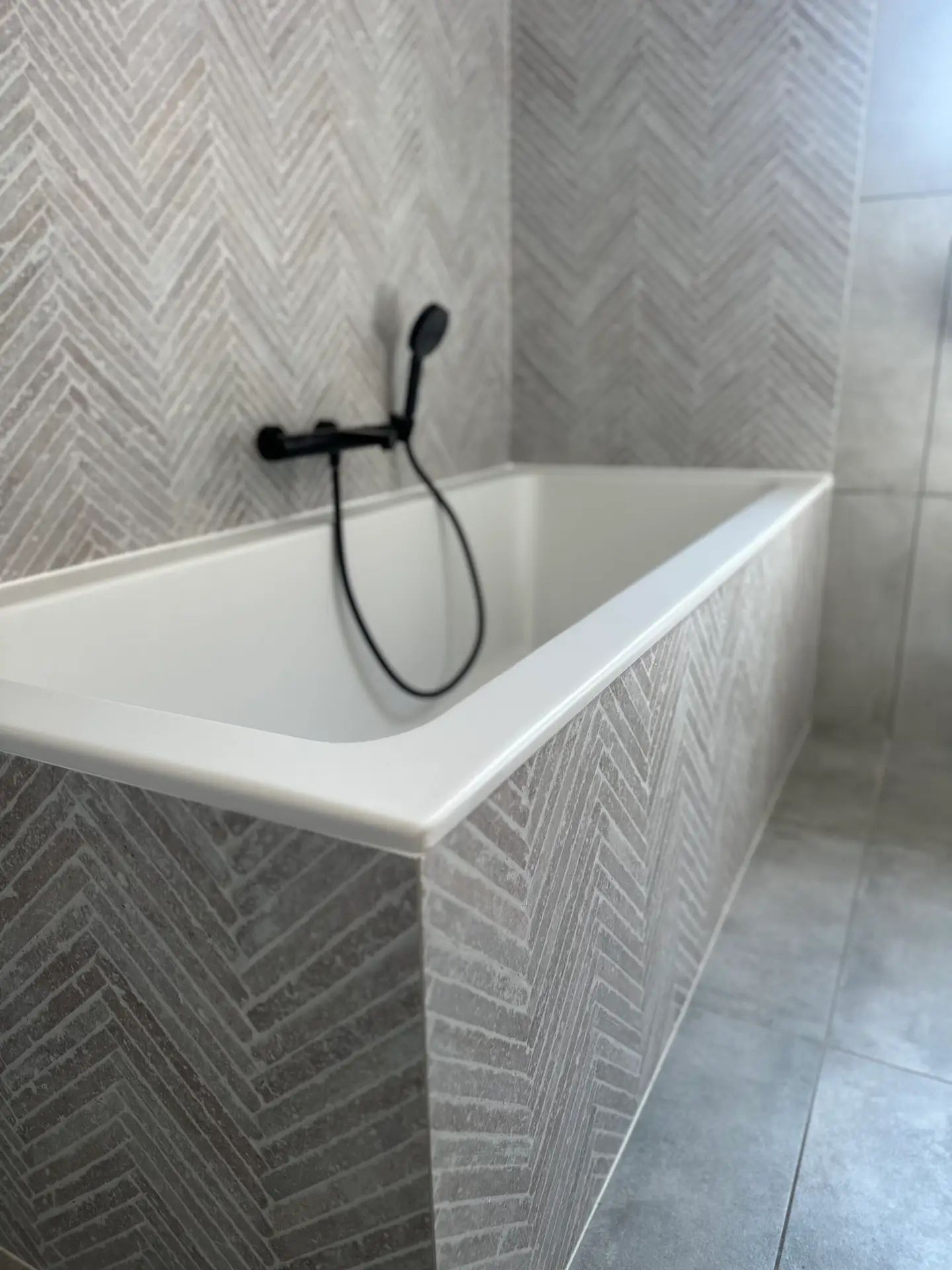 Mechelen: Van douche naar bad, met focus op comfort en afwerking.